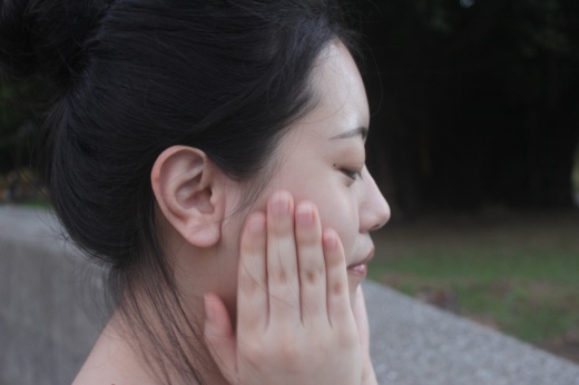 櫻花潤白膠原珍珠霜- 岩蘭